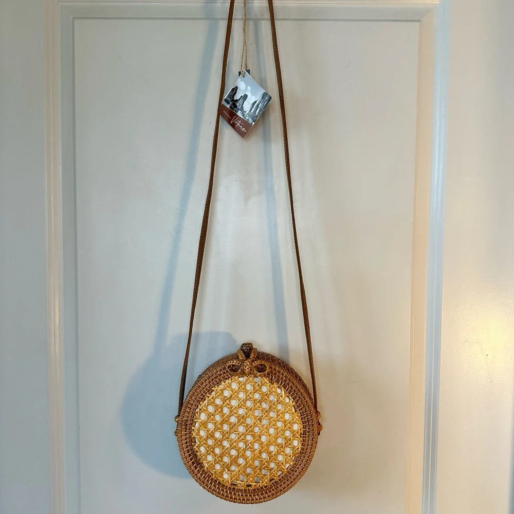 NEW Round Rattan Bali Front Floral Bow Crossbody Leather Strap Crossbody Bag